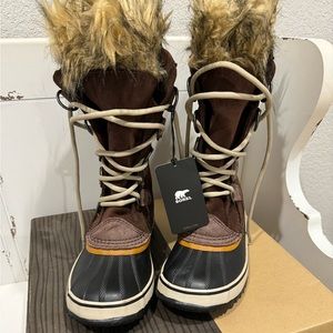 Women’s Joan of Arctic Sorel midcalf boot!